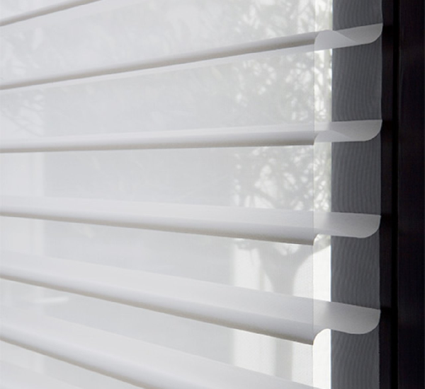 Luxaflex Silhouette 75mm Vane White/Off White Luxaflex Silhouette 75mm Vane White/Off White